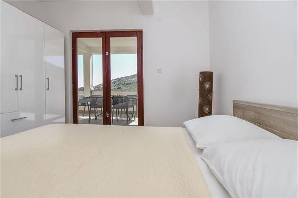 Apartment A1, for 5 persons