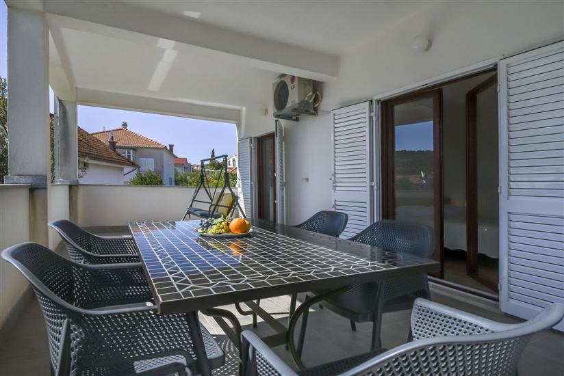 Apartment A1, for 5 persons