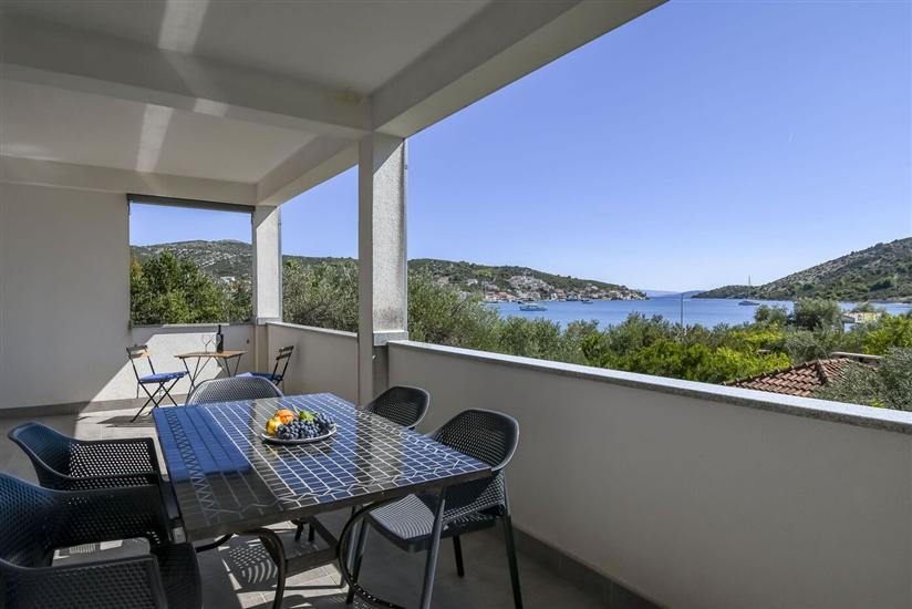 Apartment A1, for 5 persons