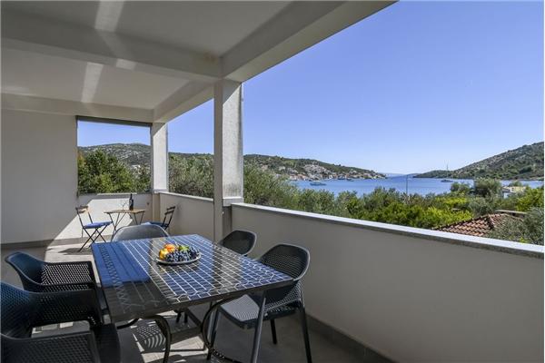 Apartment A1, for 5 persons