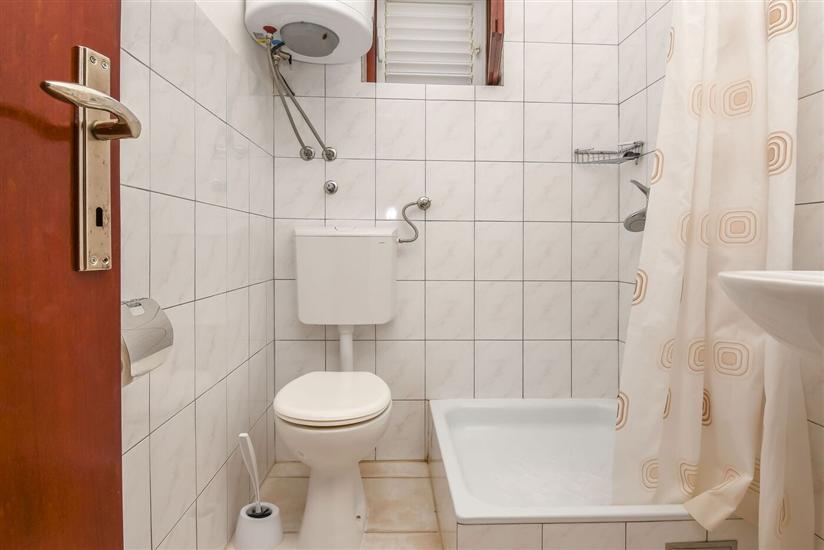 Apartment A2, for 5 persons