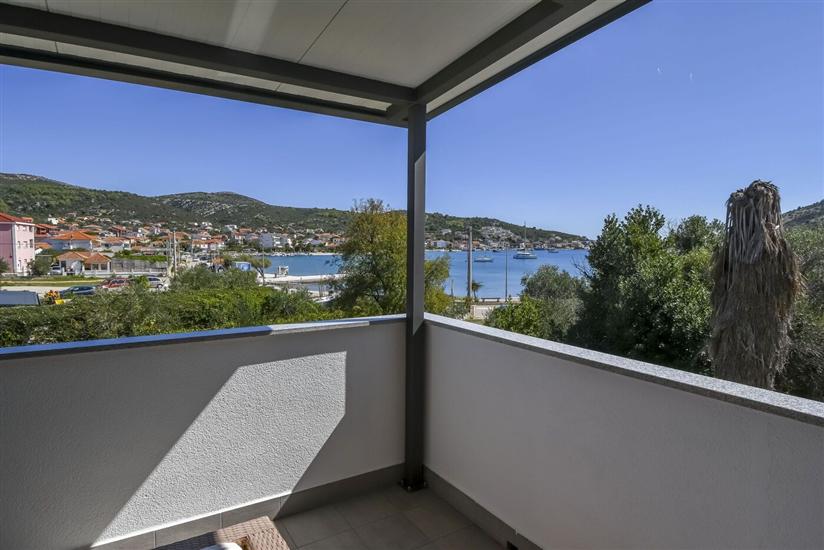 Apartment A2, for 5 persons