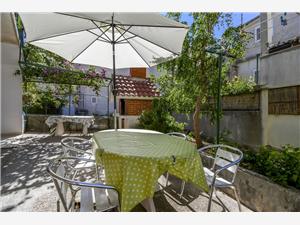 Apartment Željko Makarska, Size 80.00 m2, Airline distance to town centre 0 m