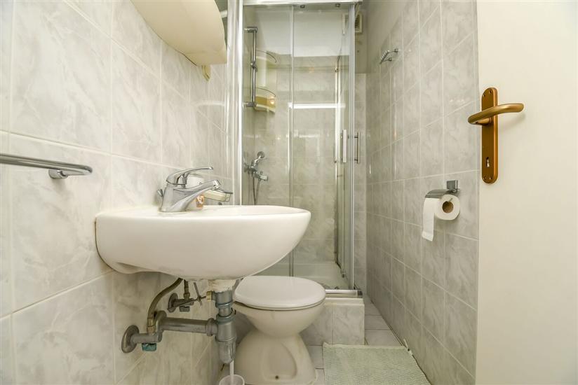 Apartment A1, for 8 persons