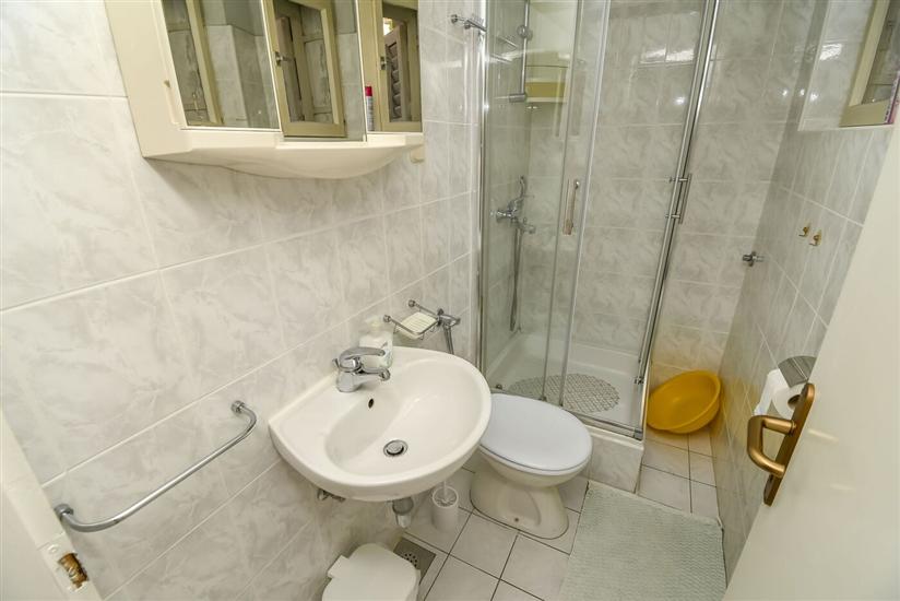 Apartment A1, for 8 persons