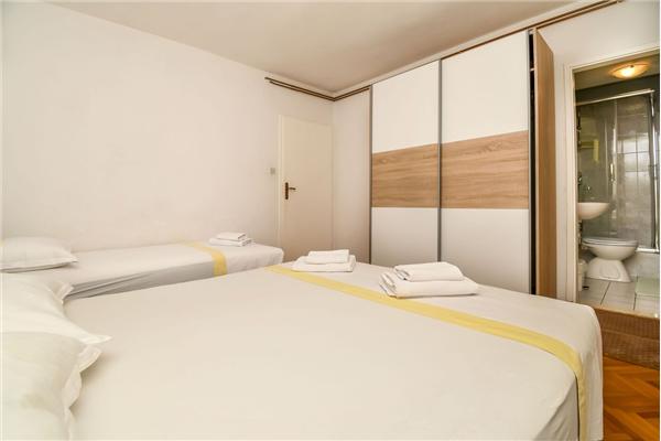 Apartment A1, for 8 persons