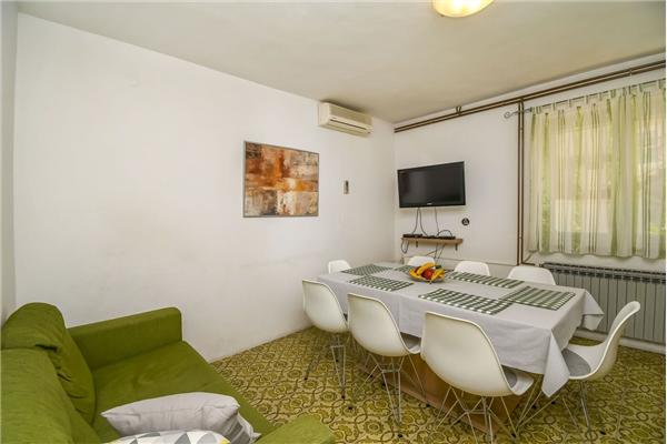 Apartment A1, for 8 persons