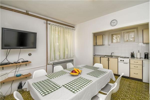 Apartment A1, for 8 persons