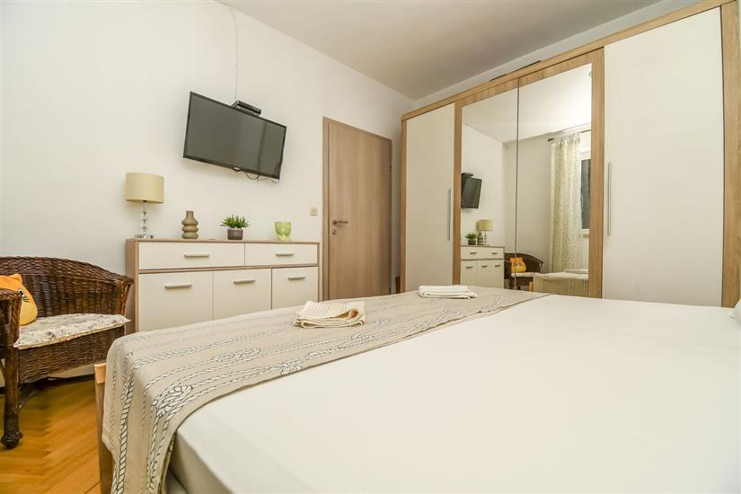 Apartment A1, for 6 persons