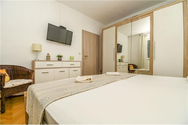 Apartment A1, for 6 persons