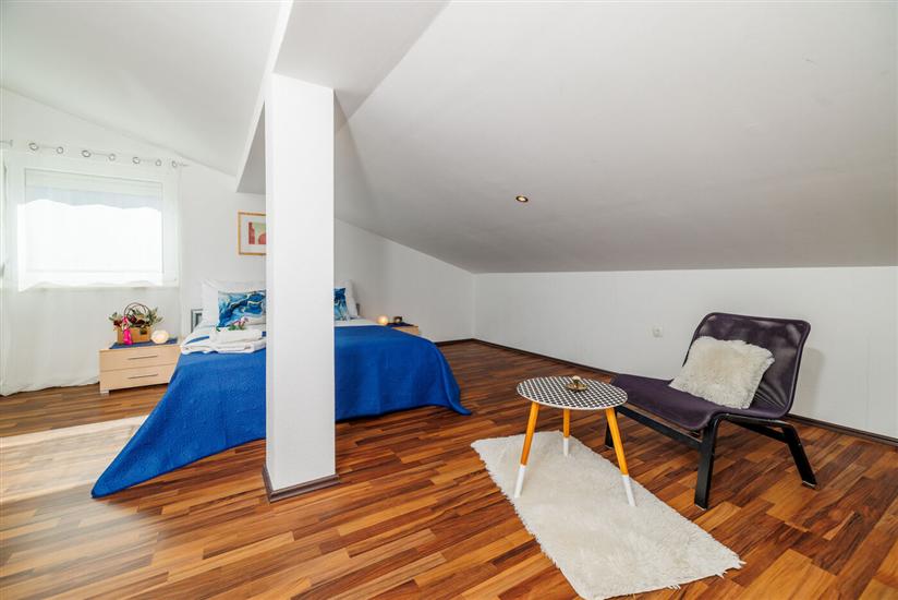 House K1, for 10 persons