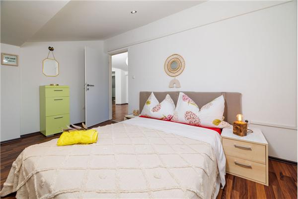 House K1, for 10 persons