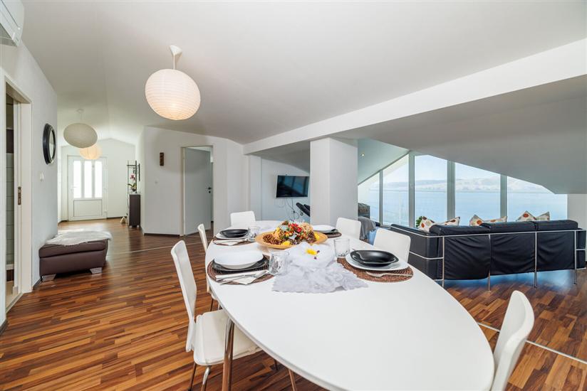 House K1, for 10 persons