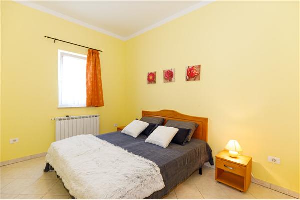 Apartment A1, for 5 persons