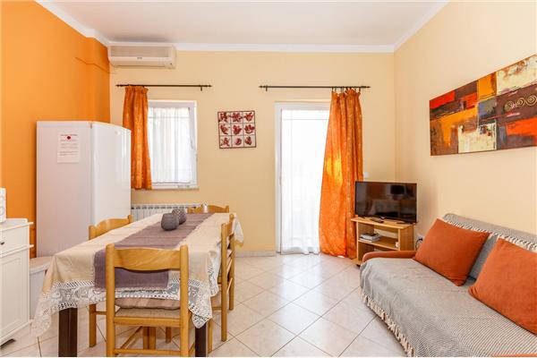 Apartment A1, for 5 persons