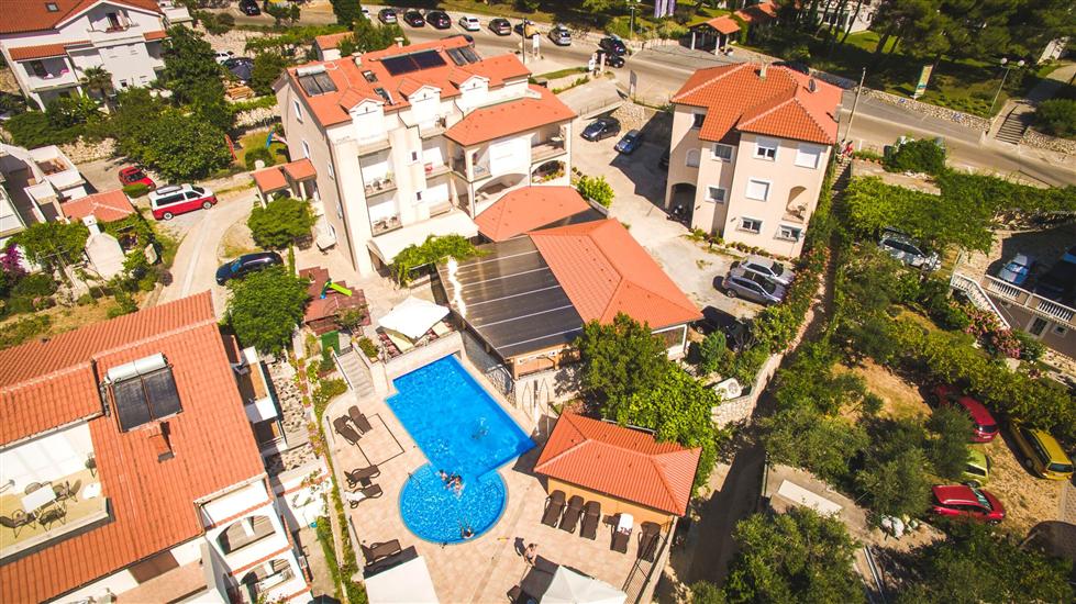 Apartments and Rooms Vitomir