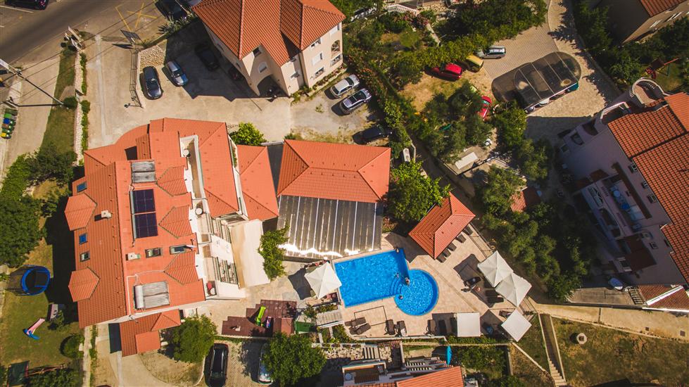 Apartments and Rooms Vitomir