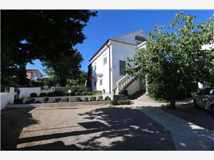 Apartment Kvarners islands,BookNadenicFrom 97 €