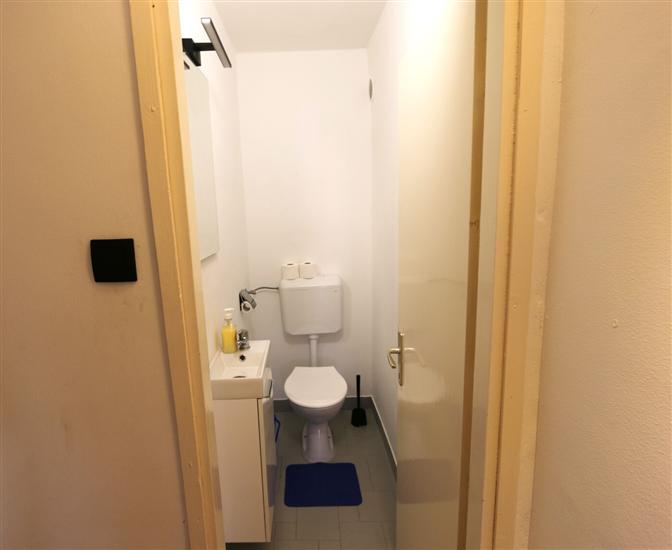 Apartment A1, for 5 persons