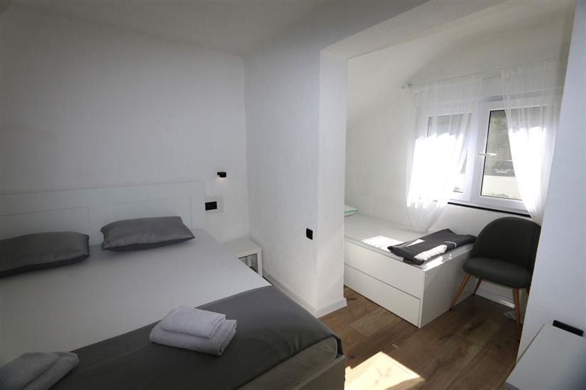 Apartment A1, for 5 persons