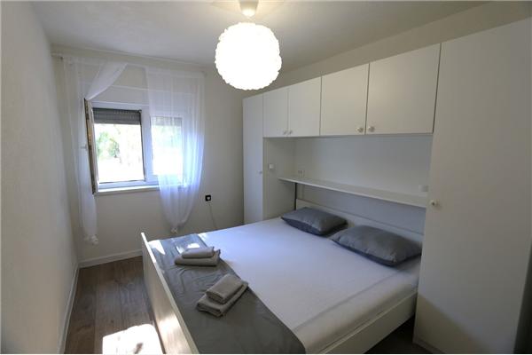 Apartment A1, for 5 persons