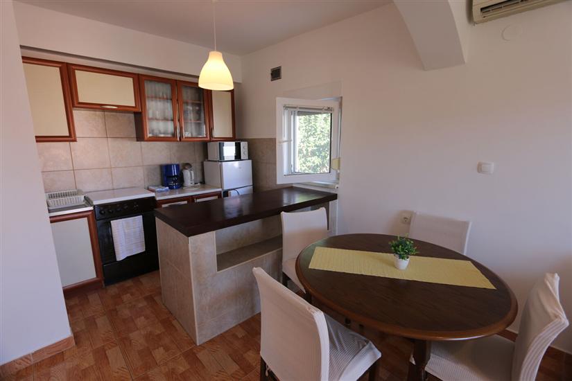 Apartment A2, for 5 persons