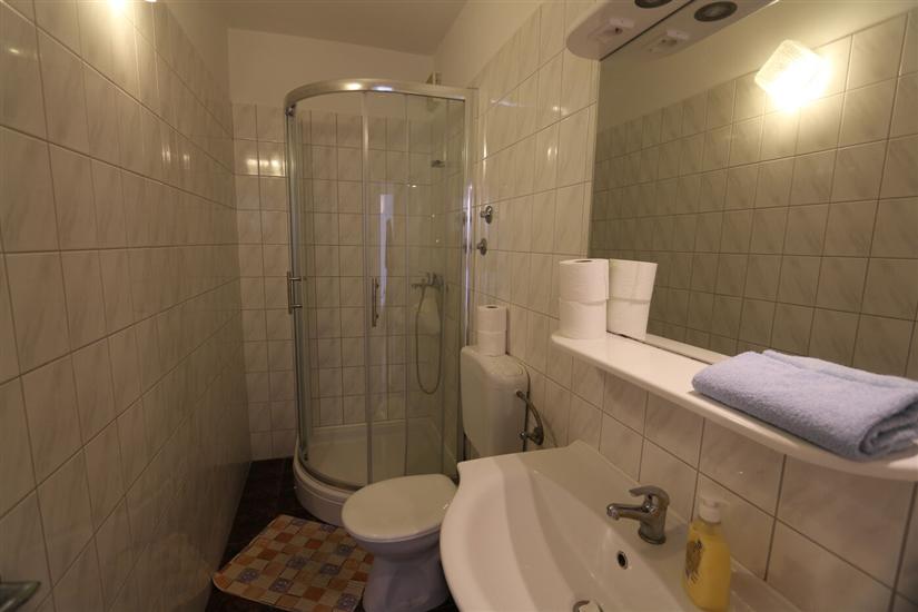 Apartment A2, for 5 persons