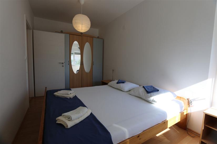 Apartment A2, for 5 persons