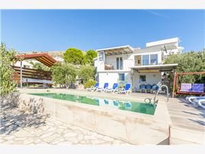 House Osti Rogoznica, Size 80.00 m2, Accommodation with pool, Airline distance to the sea 60 m