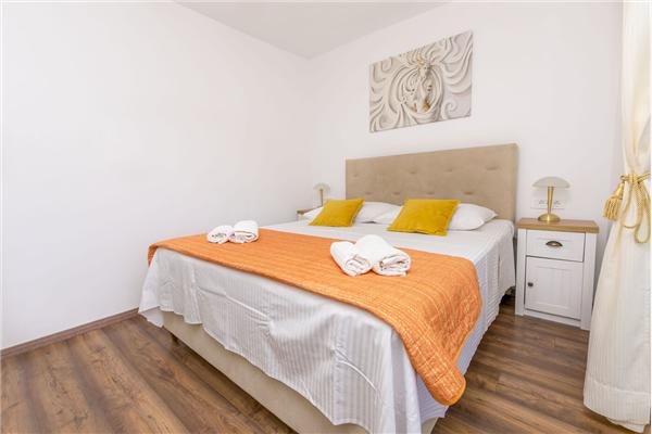 Apartment A1, for 5 persons