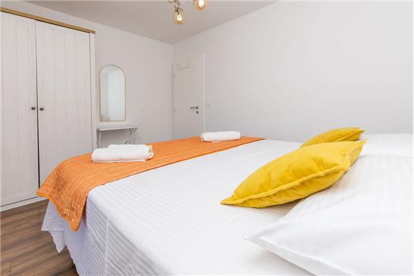 Apartment A1, for 5 persons