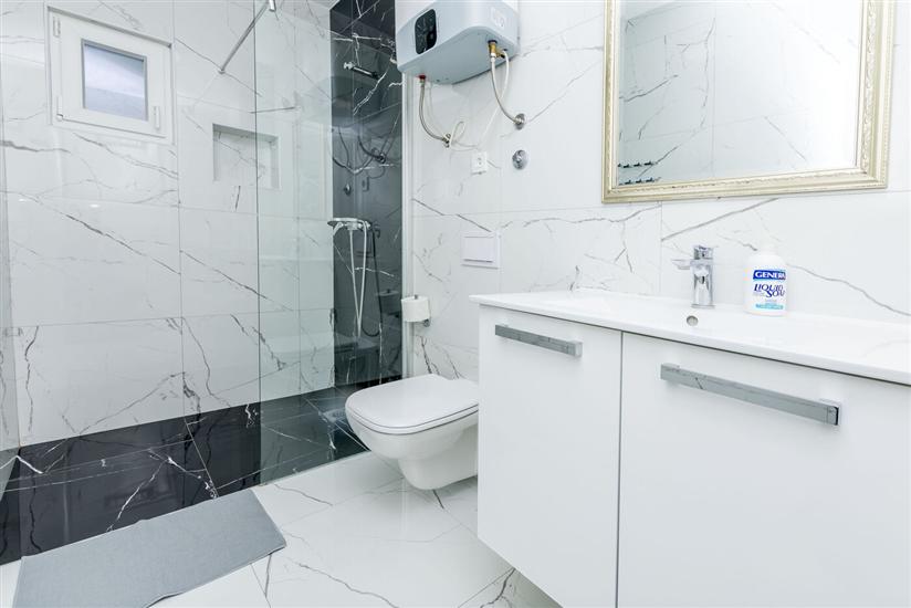 Apartment A1, for 5 persons