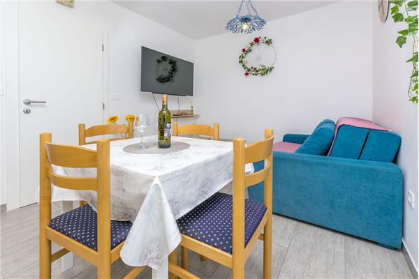 Apartment A1, for 5 persons