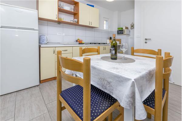 Apartment A1, for 5 persons