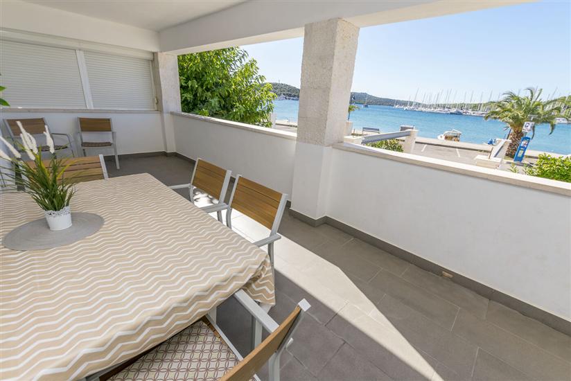 Apartment A1, for 5 persons