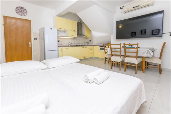 Apartment A4, for 4 persons