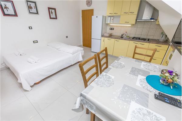 Apartment A4, for 4 persons