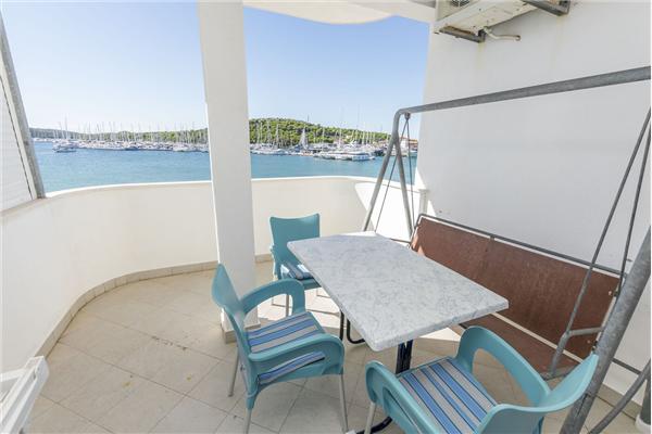 Apartment A4, for 4 persons