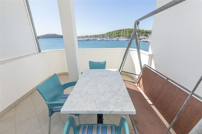 Apartment A4, for 4 persons