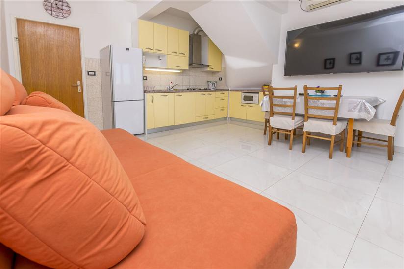 Apartment A4, for 4 persons