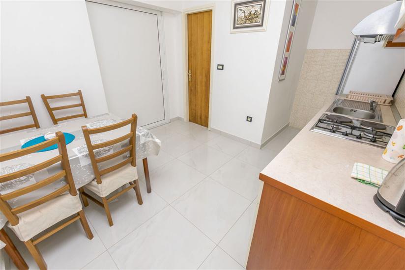 Apartment A5, for 4 persons