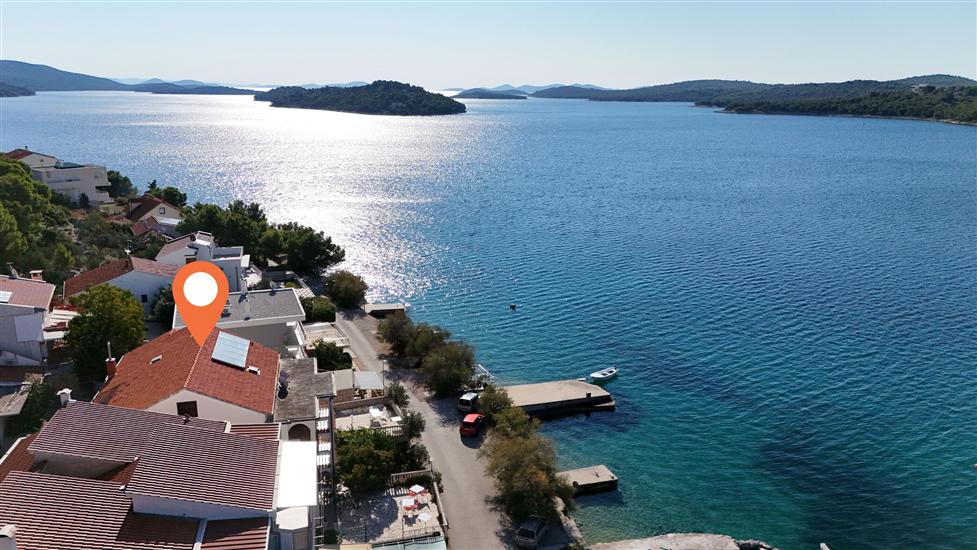 Apartment and Rooms Ive