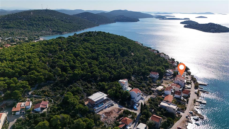 Apartment and Rooms Ive