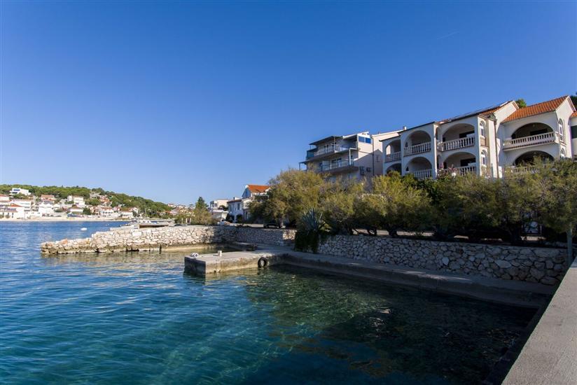 Apartment and Rooms Ive