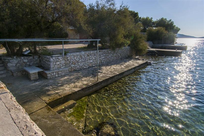 Apartment and Rooms Ive