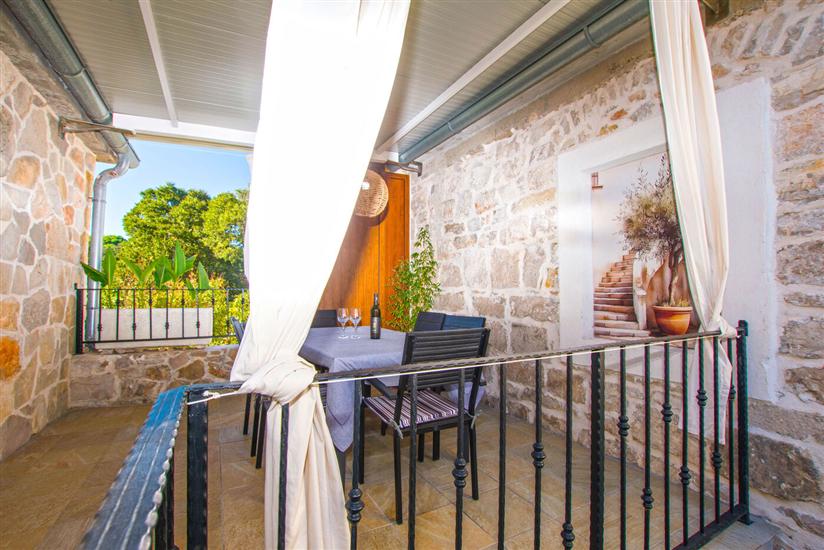 Apartment A1, for 5 persons