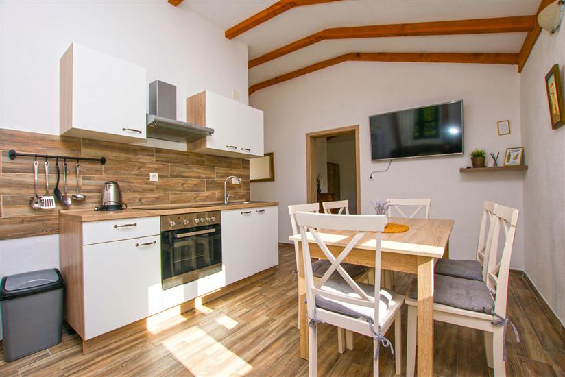 Apartment A1, for 5 persons