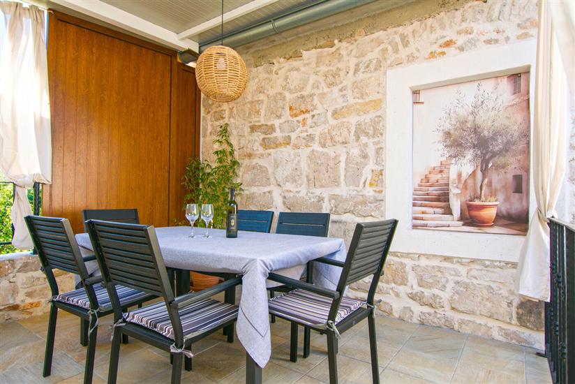 Apartment A1, for 5 persons