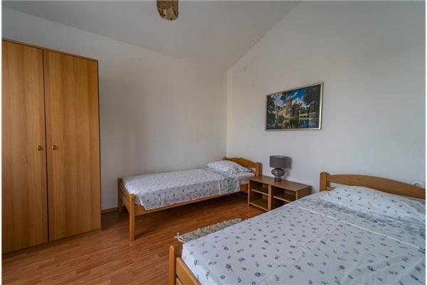 Apartment A2, for 6 persons