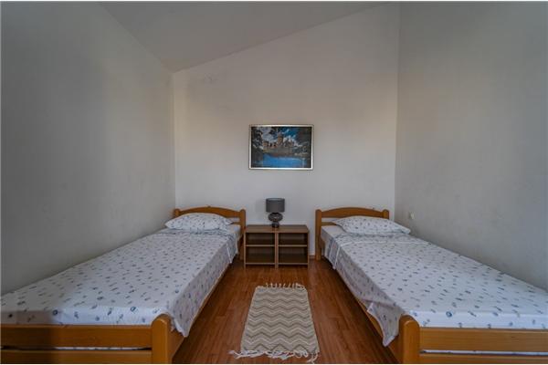 Apartment A2, for 6 persons